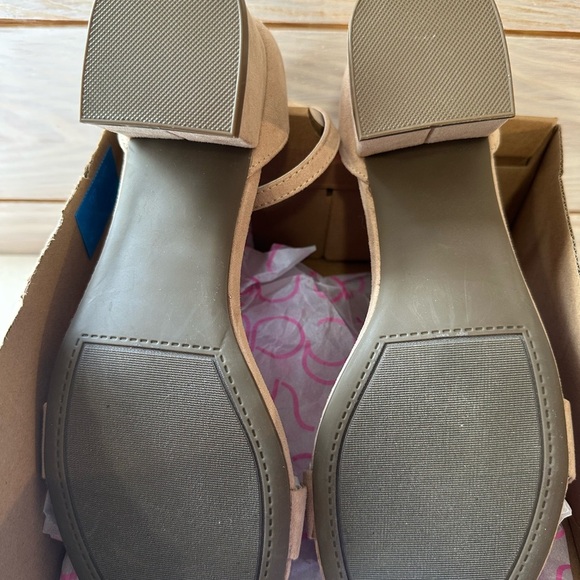 Sugar Tan Heels Elegant Minimalist Design - Picture 3 of 3